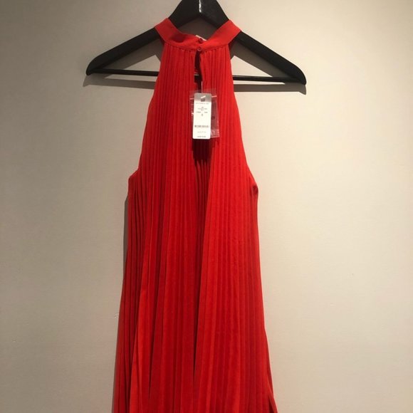 Bebe Red Pleated Halter Dress - NWT - Picture 3 of 5